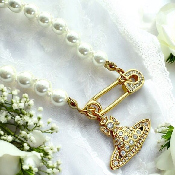 Vivienne Westwood Lucrece safety pin pearl bracelet GOLD