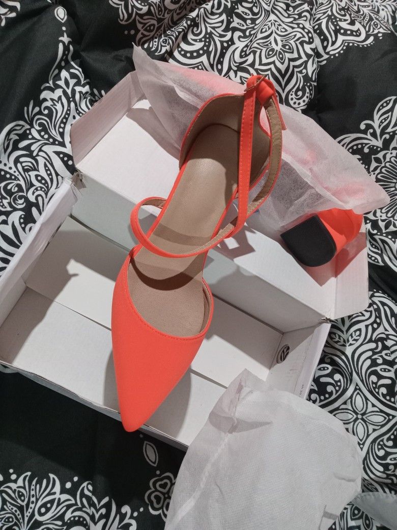 Brand New Short Heel
