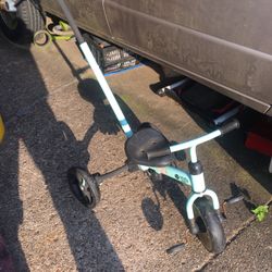 Very nice toddlers Velo tricycle with Adultsteering handle Only $30