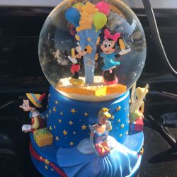 Disney Music box/snow globe