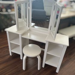Child’s Vanity - Pottery Barn Over 50% Off