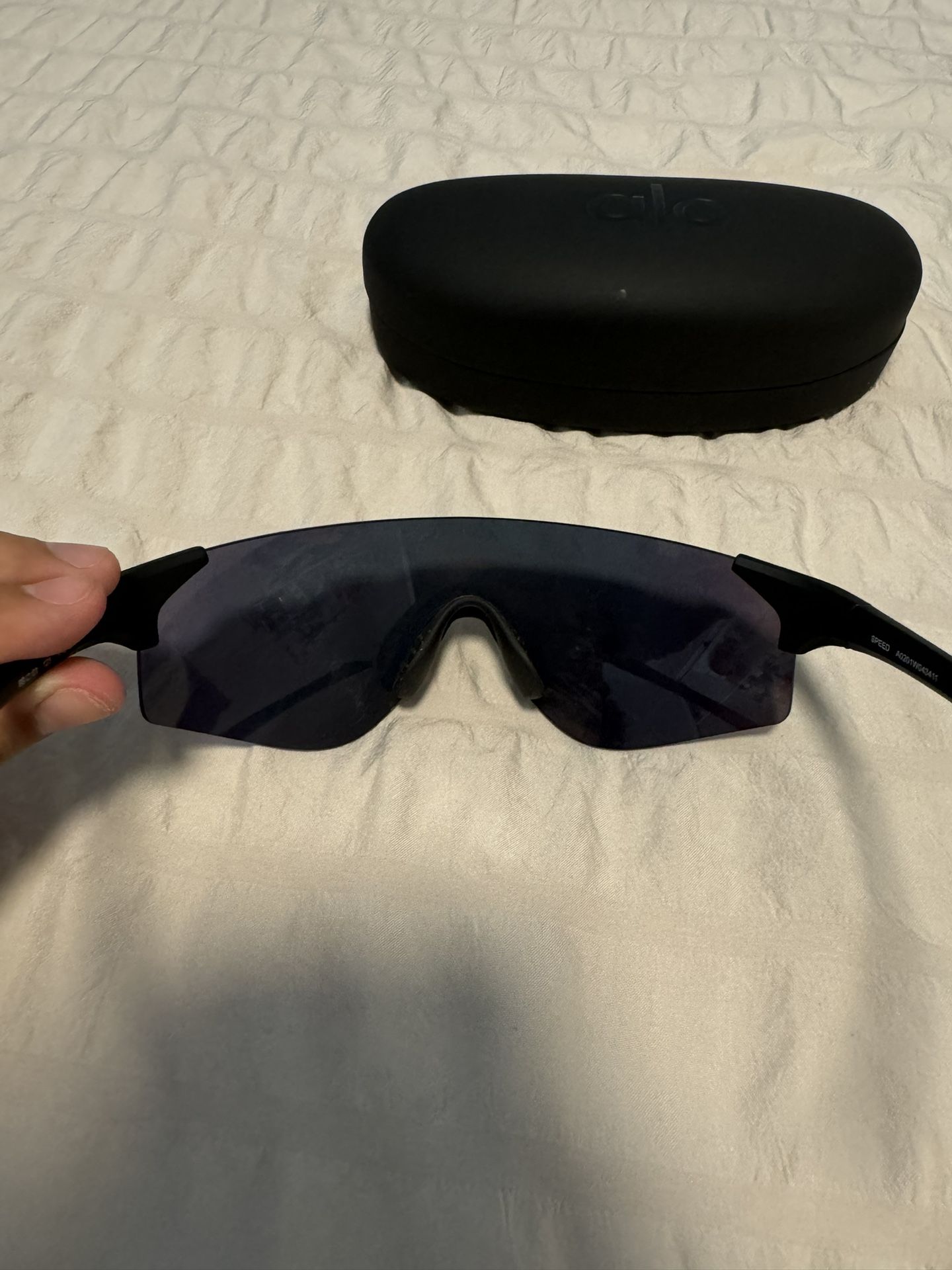 Alo Yoga Speed Sunglasses for Sale in Irwindale, CA - OfferUp