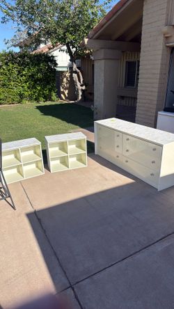 Dresser and nightstand set
