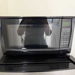 Insignia Microwave