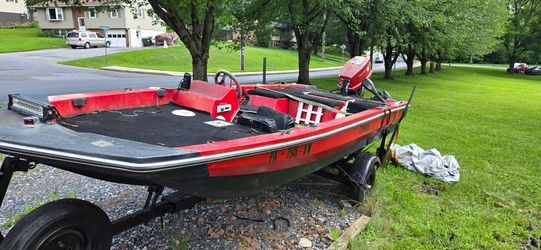 1984 Cimaron Boat