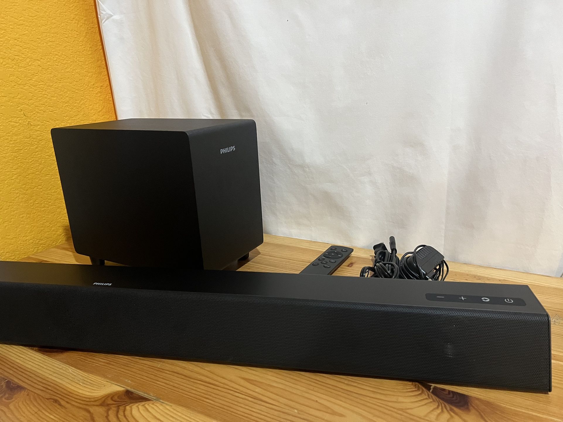 Philips Sound bar Speaker w/ Subwoofer B5(contact info removed) Series 2.1 Channel w/ remote Used Good Condition $80 Meet Up In Irving @dfwgoods 