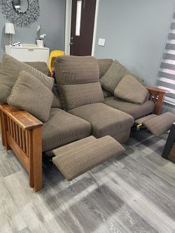 SOFA RECLINABLE MUY CÓMODO Y MADERA FUERTE 