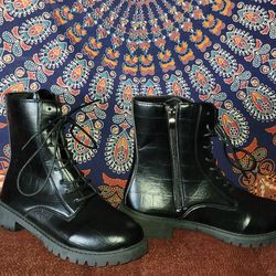 Women's 6.5 Black Combat Boots