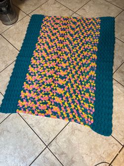 Handmade Crochet Throw Blanket 42” x 52” $25 CASH