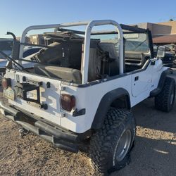 You’re 93 Jeep It Only Needs A Fuel Pump. It Has A Clean Title 56,000 Original Miles