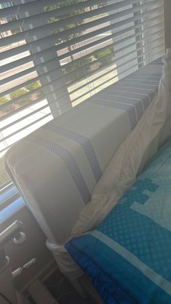 memory form Twin mattress/ memory form