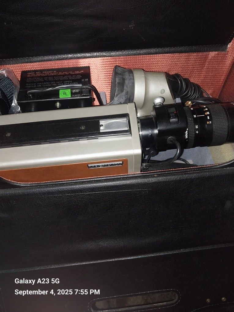 Magnavox Camcorder With Briefcase