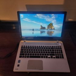 Toshiba Satellite S55 Harmon/kardon I7,12GB,1TB