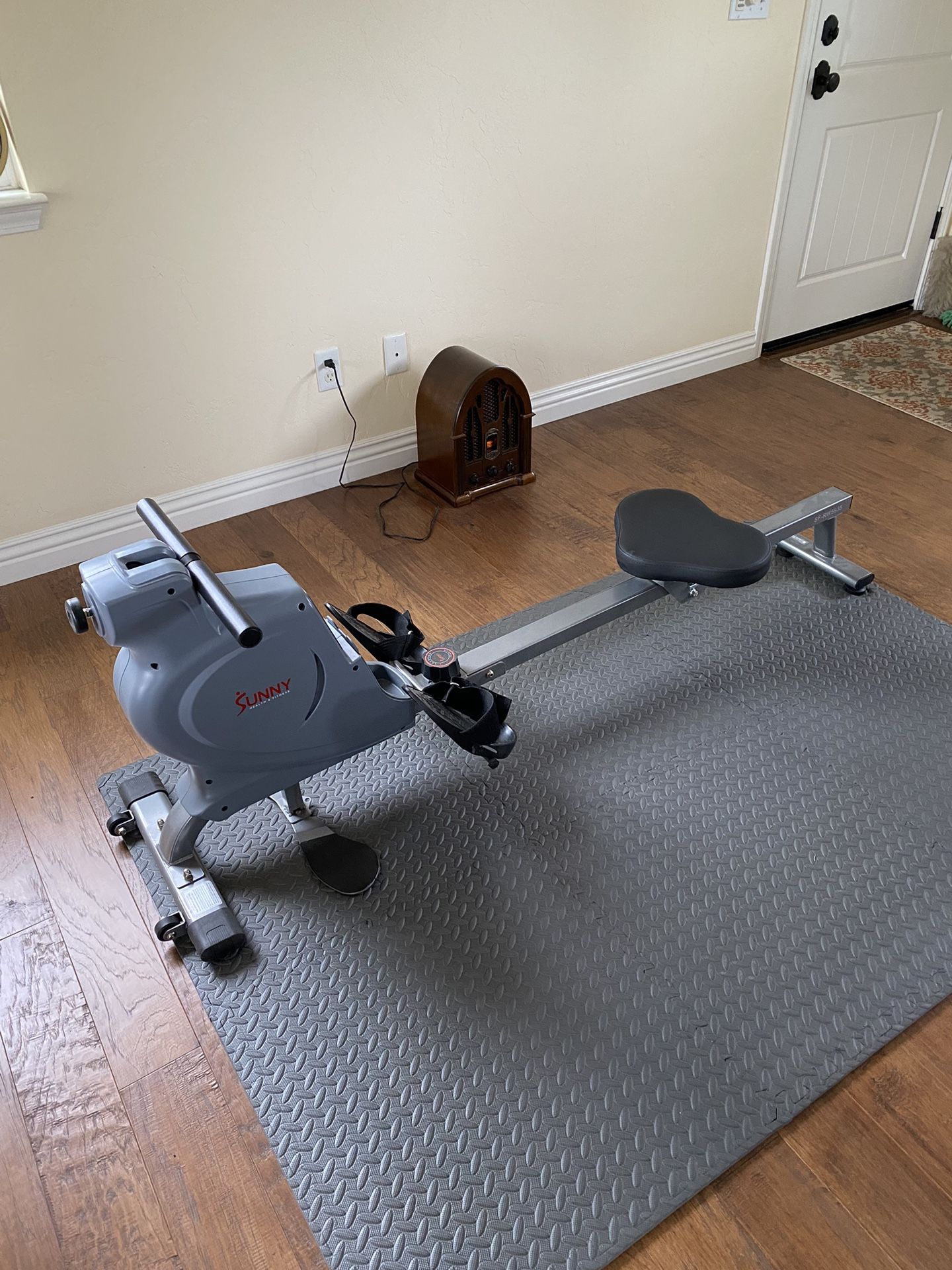 Sunny Health And Fitness Rowing Machine