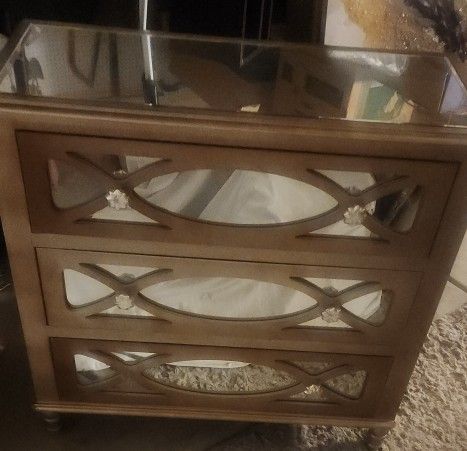 Set Of 2 Mirrored Nightstand/Dressers