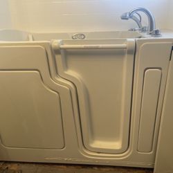 Walk-In Jacuzzi Tub