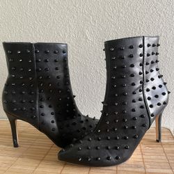 Women Black Spiked Heeled Boots Size 9