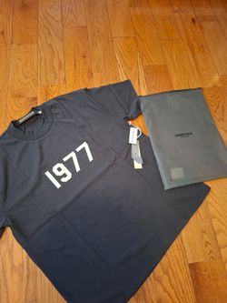 1977 shirt size L