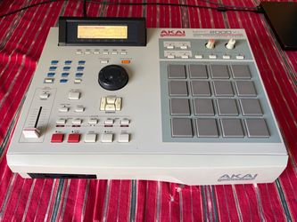 Akai MPC 2000XL Sampler w/ internal ZuluSCSI Blaster