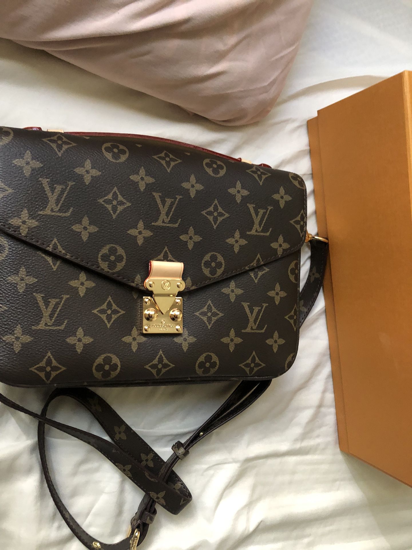 Louis Vuitton Tuileries Pochette for Sale in Los Angeles, CA - OfferUp