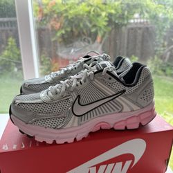 Nike Zoom Vomero 5 Photon Dust Pink Foam HF1877-001 Women’s Size’s 7 & 8