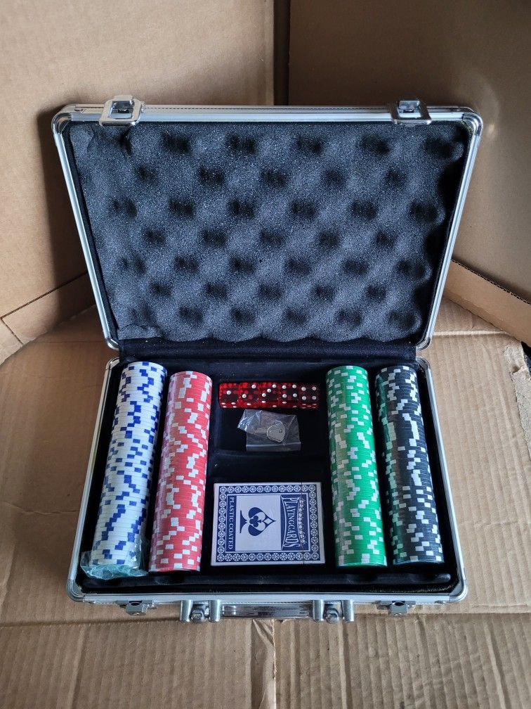 Poker Set With Travel Carrying Case
