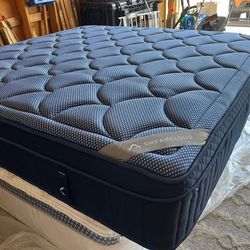 The DreamCloud Premier Rest, King, Like New, Excellent Condition