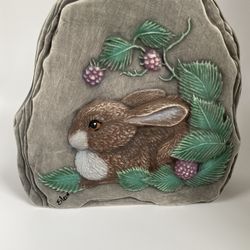 Vintage Mt St Helen’s Volcanic Ash Bunny With Berries Statue Easter Home / Garden Decor
