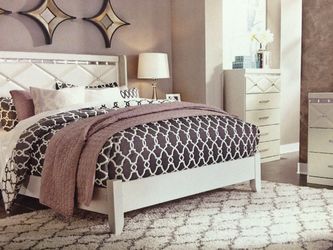 Queen bedroom set 4 piece