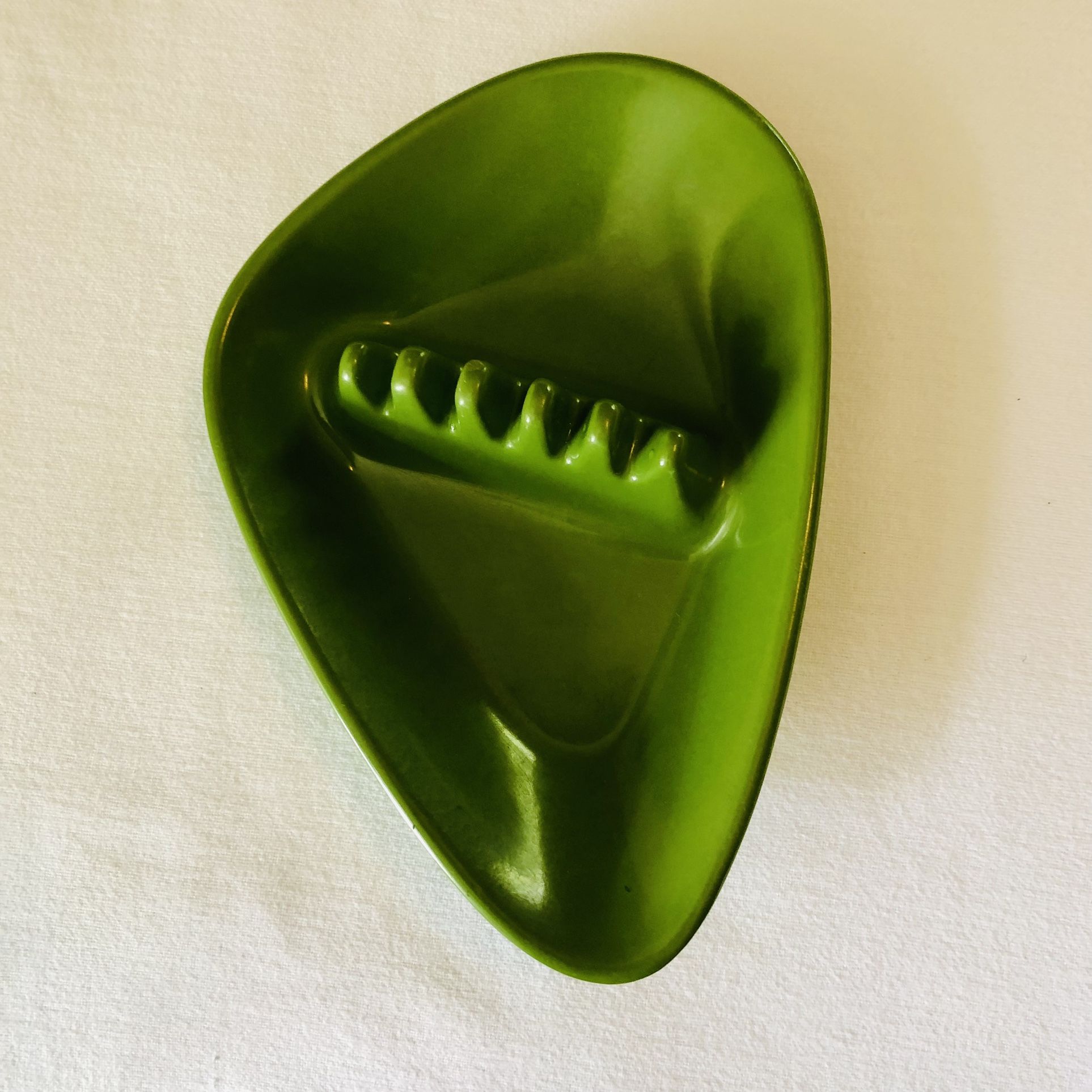 Anholt Vintage Ashtray, Possibly Bakelite, Green