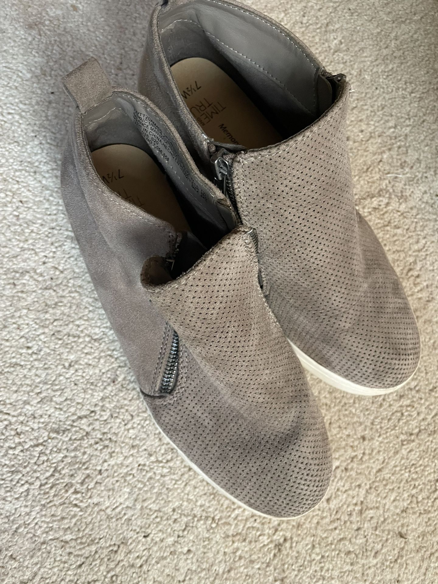 Girls Boots Size 7 1/2