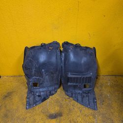 2011-2013 BMW E92 E93 328i 335i Xi Front Fender liner right + left side (front pice)