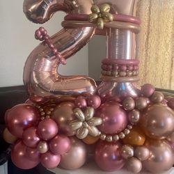 Balloon Arrangements/ Decor 