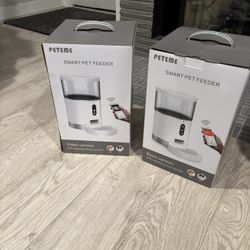 2 Peteme Automatically Feeders W/ App