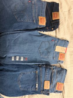 Women’s Levi’s size 30, 31, 32, 33
