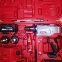 Milwaukee M18 ProPEX Expansion Tool Kit (2632-22xc)