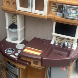 Play Kitchen 
