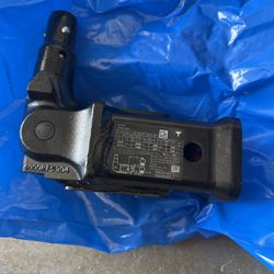 Tesla Model X Tow Hitch Kit