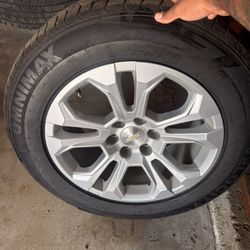 20 Inch Chevrolet Silverado LTZ Rim And Tire 