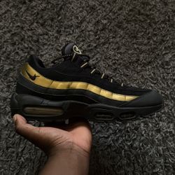 Airmax 95 Black And Gold