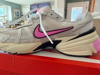 W nike v2k run