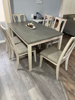 Beautiful Table + 6 Chairs — Excellent Condition
