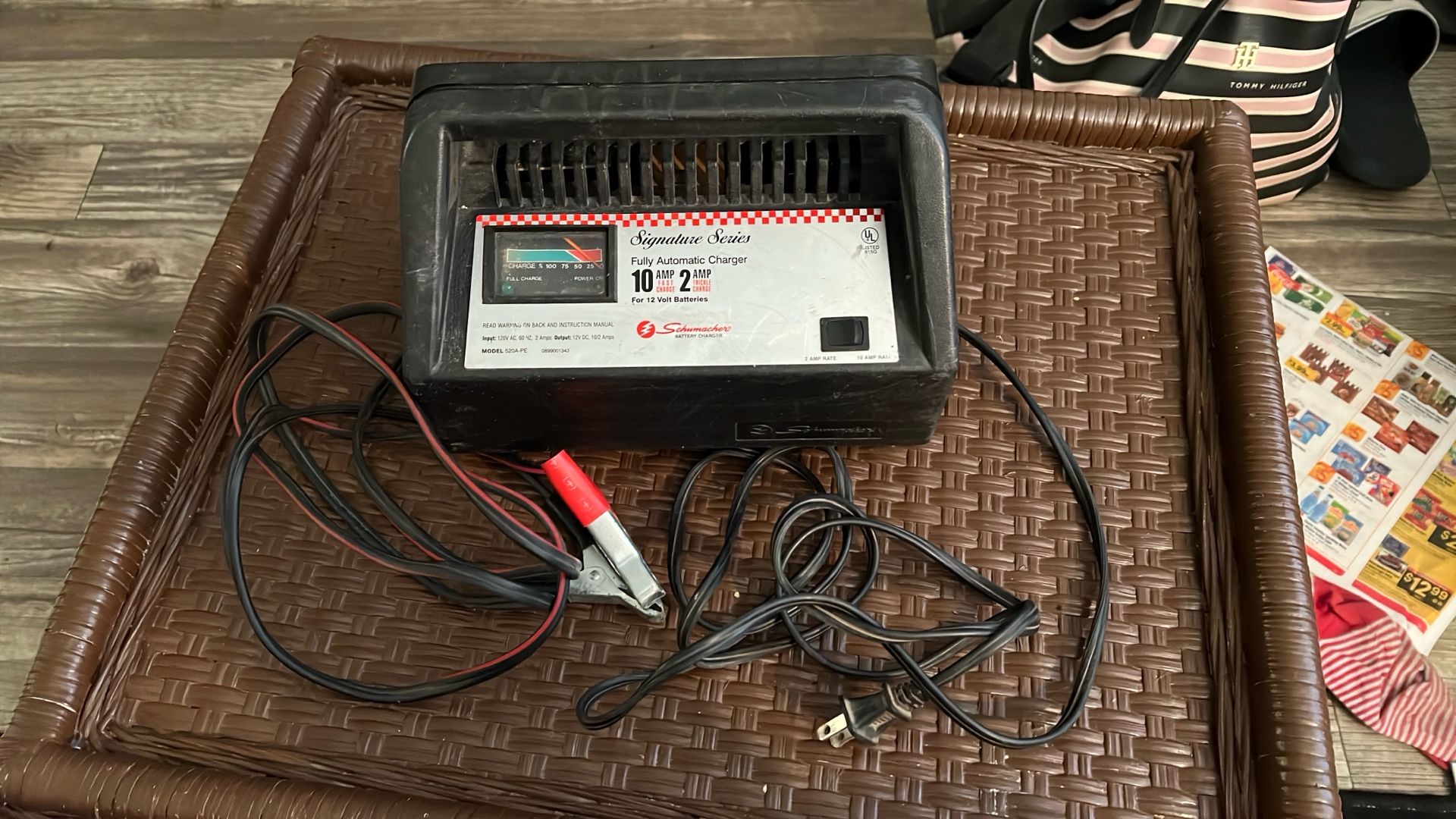 Signature Series 12 Volt Batter Charger
