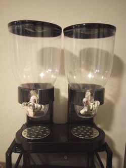 Cereal dispenser for space in the kitchen.