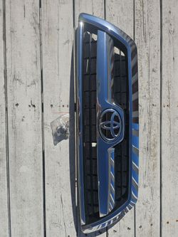 Toyota 4runner front oem grille