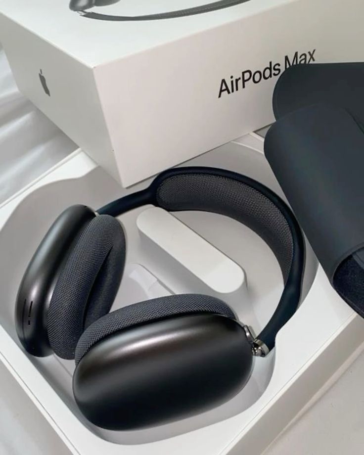 Apple AirPods Max (Lightning) Wireless Over-Ear Headset - Space Gray (MGYH3AM/A)