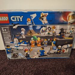 LEGO City People Pack Space Research and Development 60230