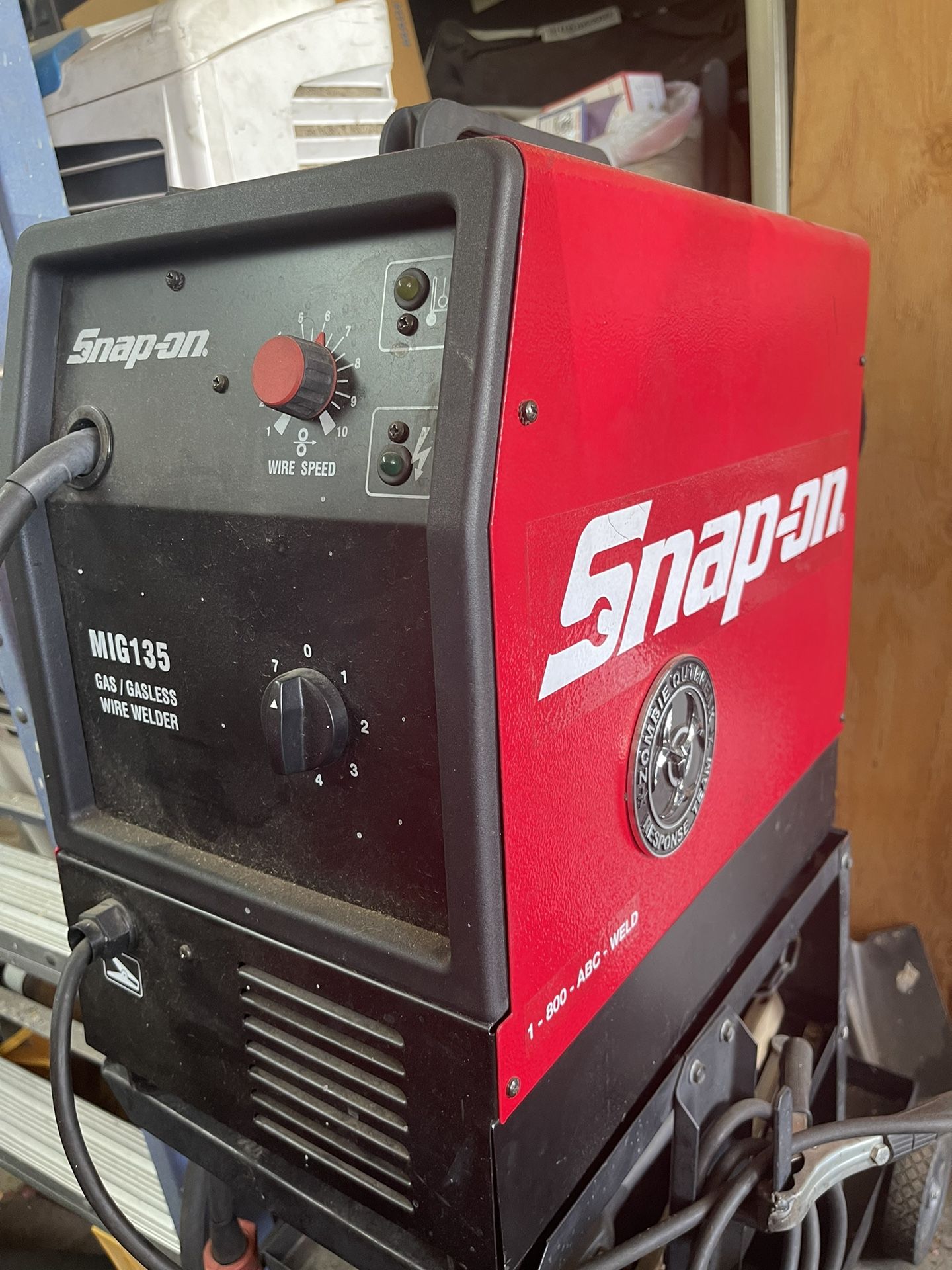 Snap On MiG Welder With Tank And Cart