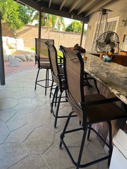 Bar chairs (4)