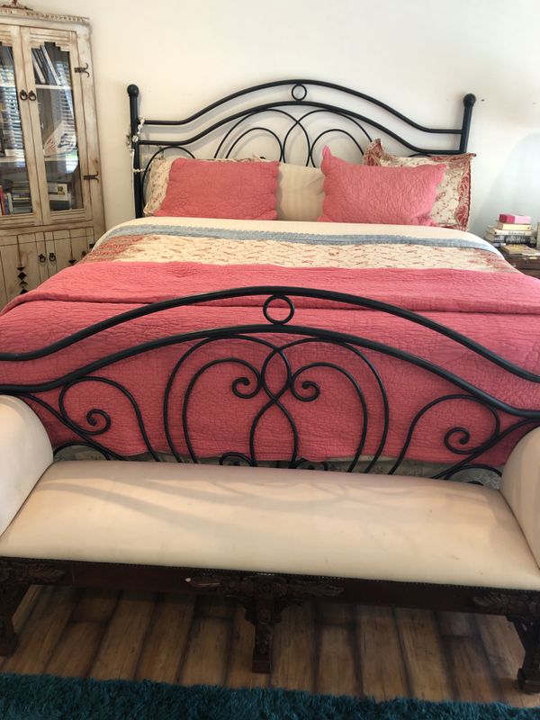 Wrought Iron King Size Bed with mattress for Sale in Miami, FL OfferUp